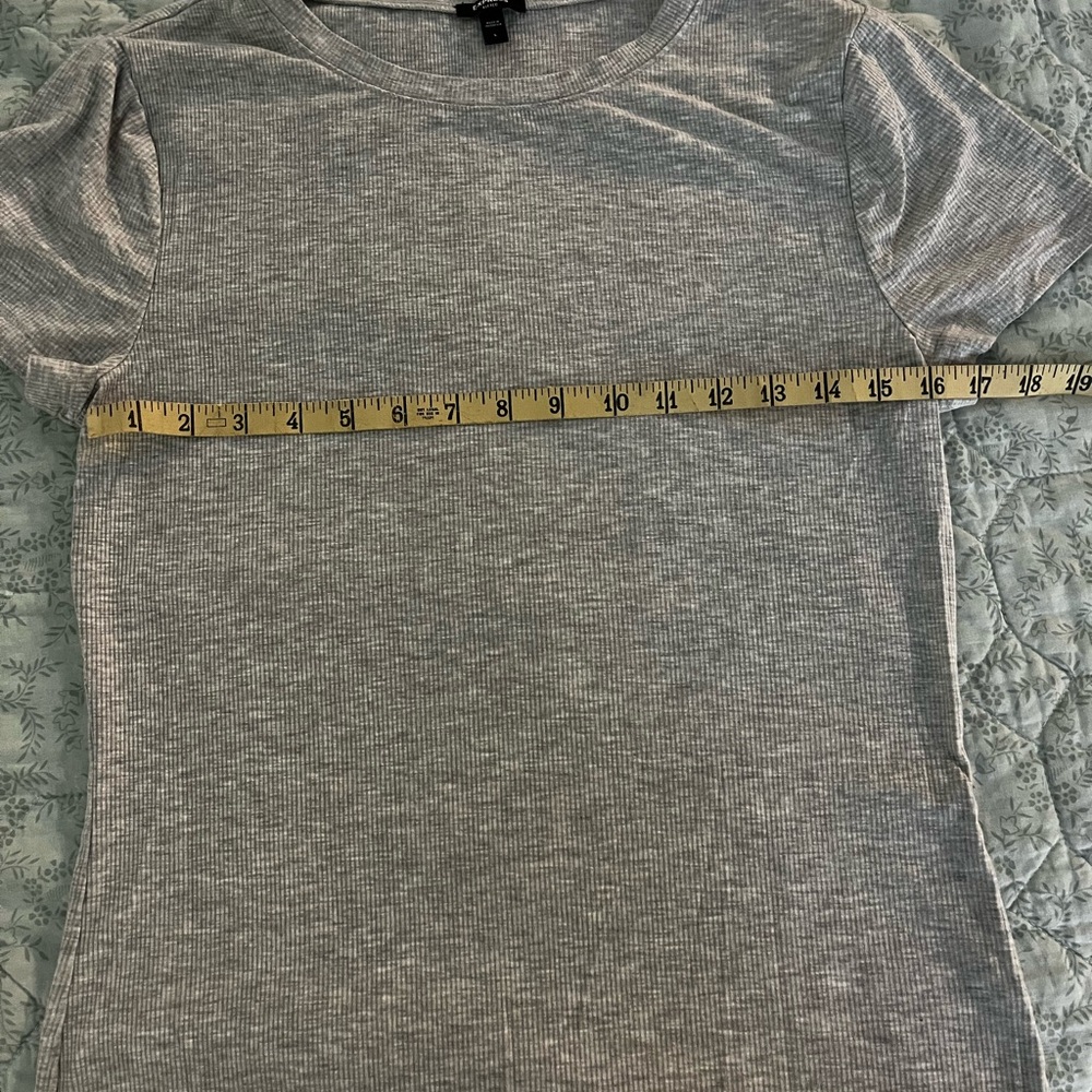Express Gray Women's Ribbed Top - Picture 6 of 7
